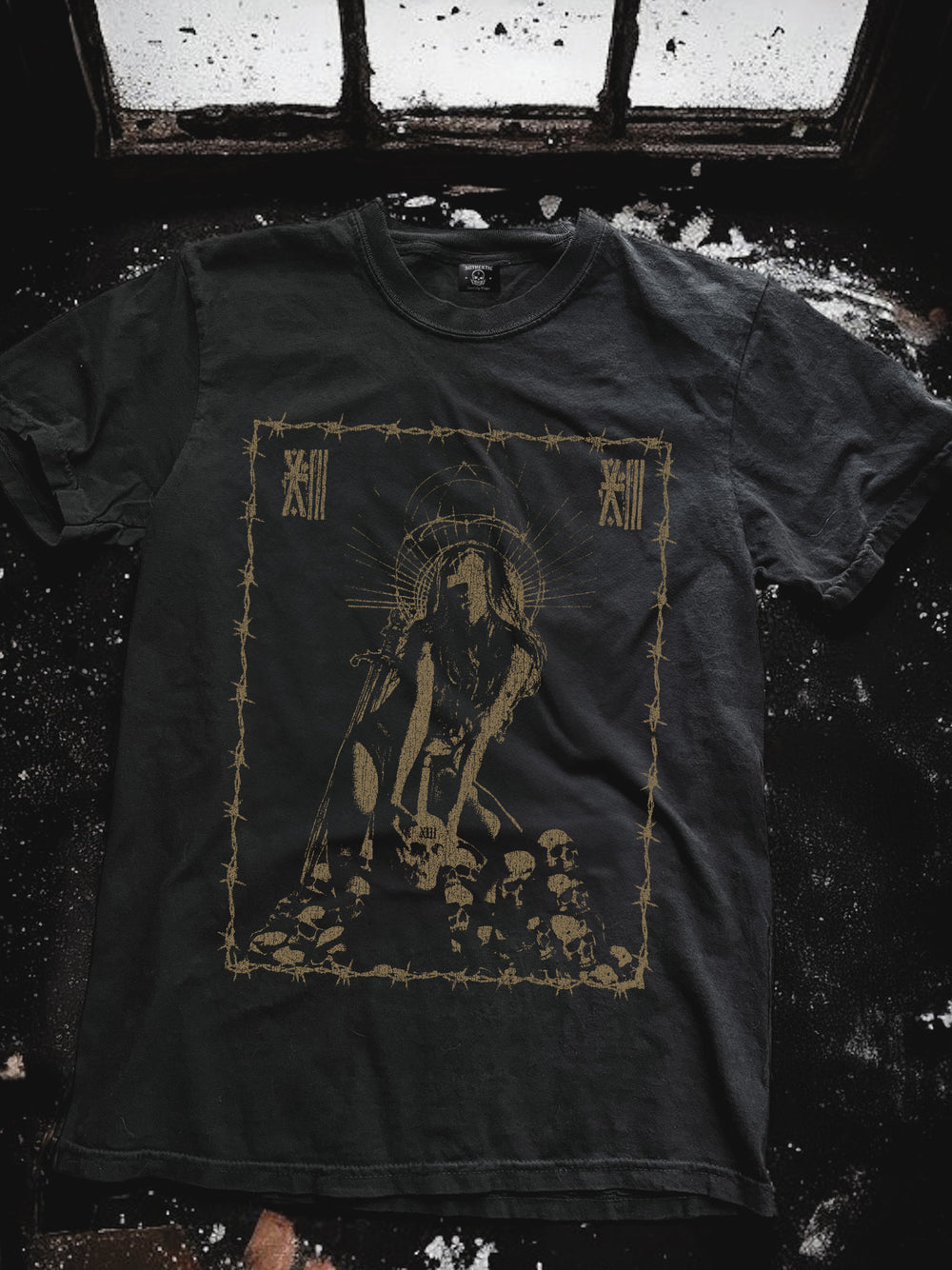 BLIND LUCK -TEE