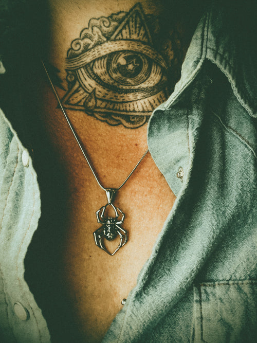 DEADLY VENOM -NECKLACE