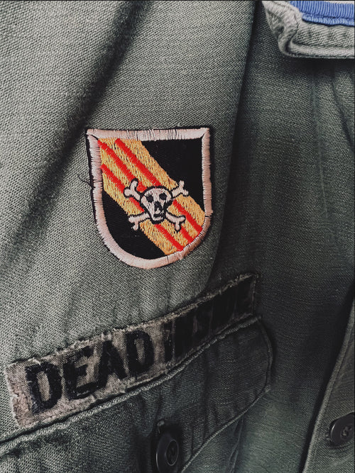 Sin mangas "MUERTO ADENTRO"